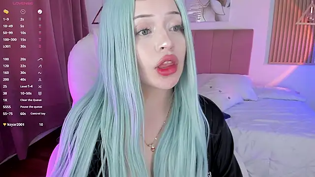 Snapshot of Kendall_Bunnyy chatting on 02-14-25, 06:29 Kendall Bunnyy online show from 02-14-25, 06:29