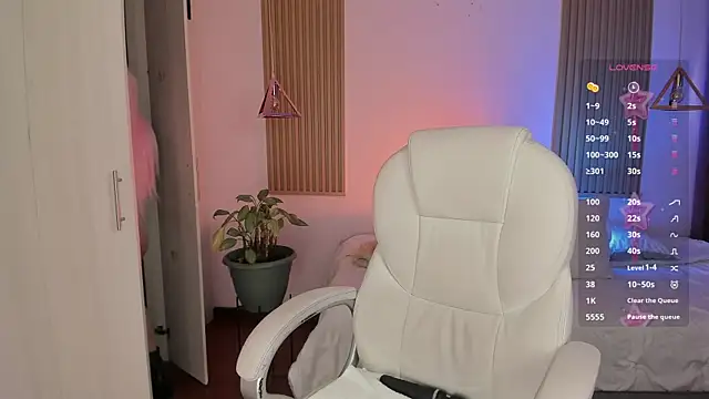 Kendall Bunnyy online show from 01-12-26, 06:36