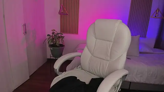 Kendall Bunnyy online show from 11-27-25, 08:42