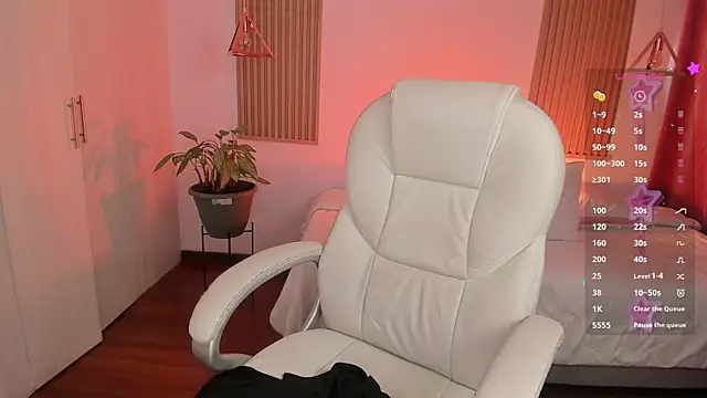 Kendall Bunnyy online show from 12-15-25, 06:58