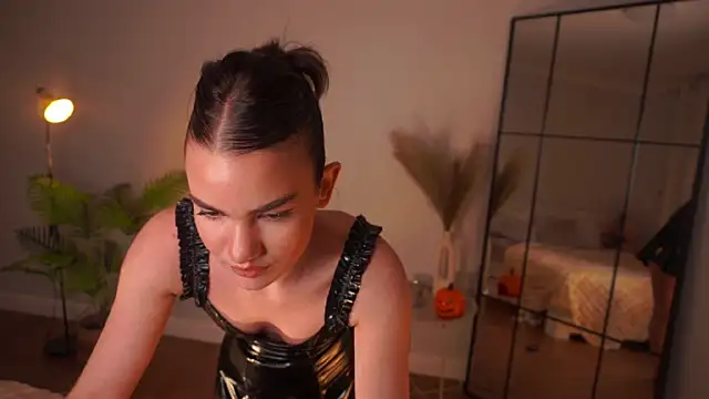 Heidi11 online show from 10-26-25, 09:15