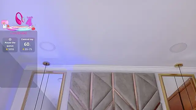 Lola King online show from 10-06-25, 07:58