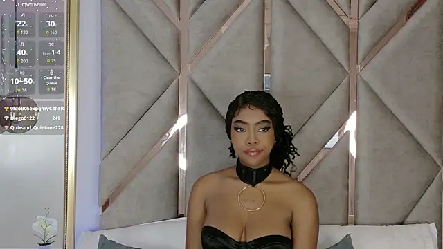 Lola King online show from 10-25-25, 12:28