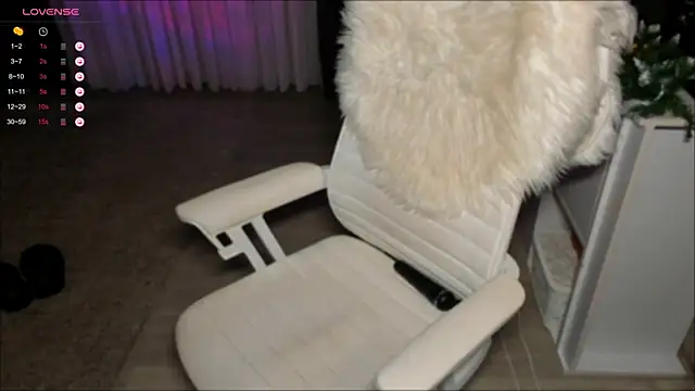Snapshot of Lady__Boom chatting on 01-31-25, 04:47 Lady  Boom online show from 01-31-25, 04:47