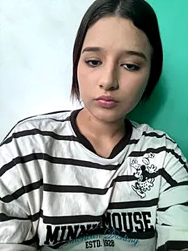 littlemelodi18 online show from 10-11-25, 09:38