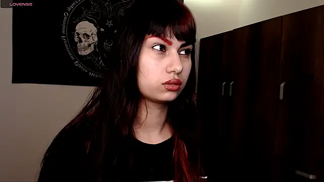 Snapshot of Little-Lucifer chatting on 06-03-26, 01:50 Little-Lucifer online show from 06-03-26, 01:50