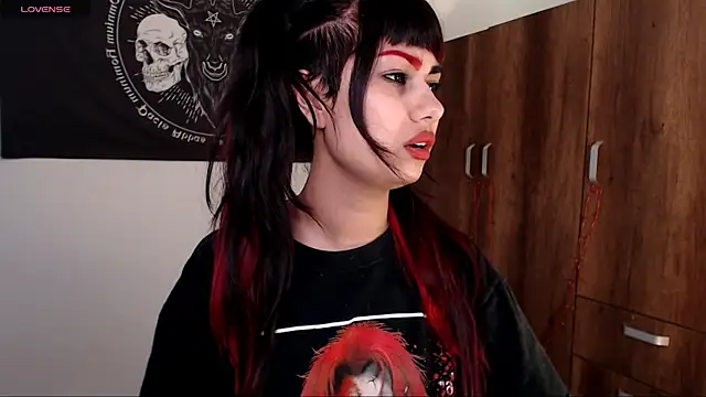 Snapshot of Little-Lucifer chatting on 05-20-26, 06:49 Little-Lucifer online show from 05-20-26, 06:49