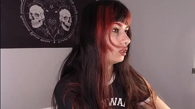Snapshot of Little-Lucifer chatting on 01-31-25, 06:57 Little-Lucifer online show from 01-31-25, 06:57