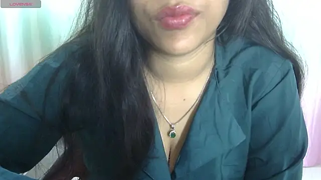 Snapshot of Preeti-Sexy chatting on 02-17-26, 08:00 Preeti-Sexy online show from 02-17-26, 08:00