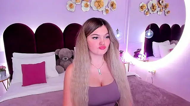 ZaraBloom online show from 02-19-26, 03:20