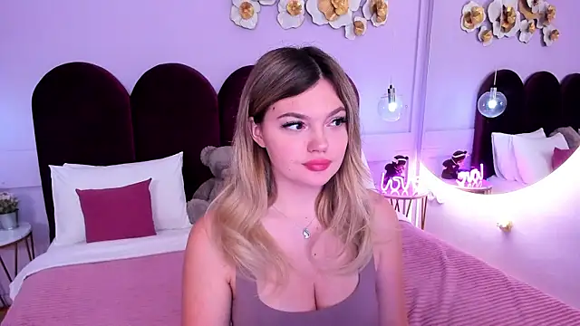 ZaraBloom online show from 01-13-26, 03:27