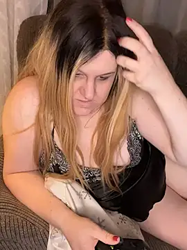 Snapshot of PuckBunny17 chatting on 02-15-25, 10:22 PuckBunny17 online show from 02-15-25, 10:22
