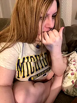 PuckBunny17 online show from 12-23-25, 06:34