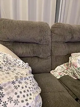 PuckBunny17 online show from 12-21-25, 02:35