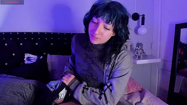 Ghosty Doll online show from 11-13-25, 08:24