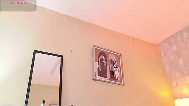 april rousse online show from 09-10-25, 12:37