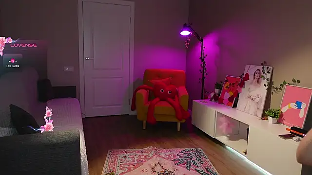 Snapshot of SpiceJessy chatting on 02-25-26, 05:18 SpiceJessy online show from 02-25-26, 05:18