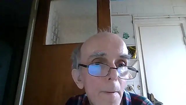 Snapshot of mariusica1@xh chatting on 03-17-26, 03:26 mariusica1xh online show from 03-17-26, 03:26