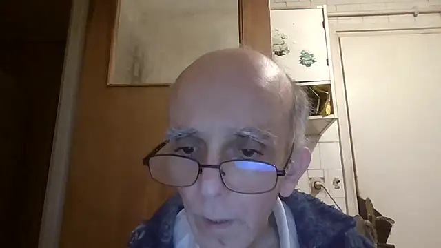 Snapshot of mariusica1@xh chatting on 03-27-26, 11:05 mariusica1xh online show from 03-27-26, 11:05