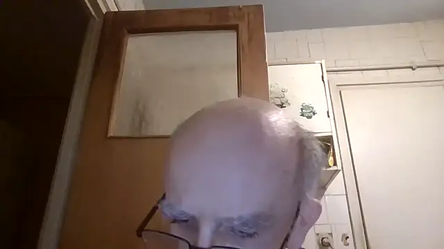 Snapshot of mariusica1@xh chatting on 04-06-26, 05:36 mariusica1xh online show from 04-06-26, 05:36