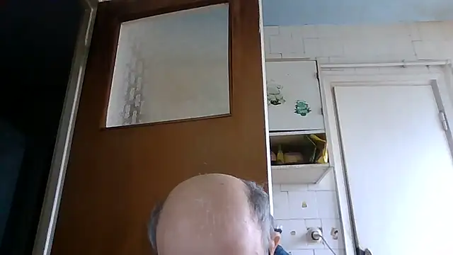 Snapshot of mariusica1@xh chatting on 03-23-26, 12:05 mariusica1xh online show from 03-23-26, 12:05