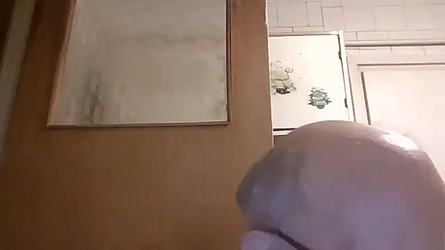 Snapshot of mariusica1@xh chatting on 03-03-26, 06:37 mariusica1xh online show from 03-03-26, 06:37