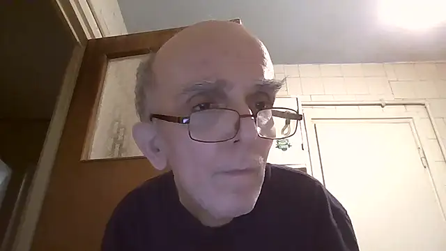 Snapshot of mariusica1@xh chatting on 03-06-26, 11:33 mariusica1xh online show from 03-06-26, 11:33