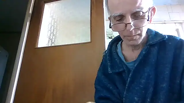 Snapshot of mariusica1@xh chatting on 03-04-26, 10:34 mariusica1xh online show from 03-04-26, 10:34