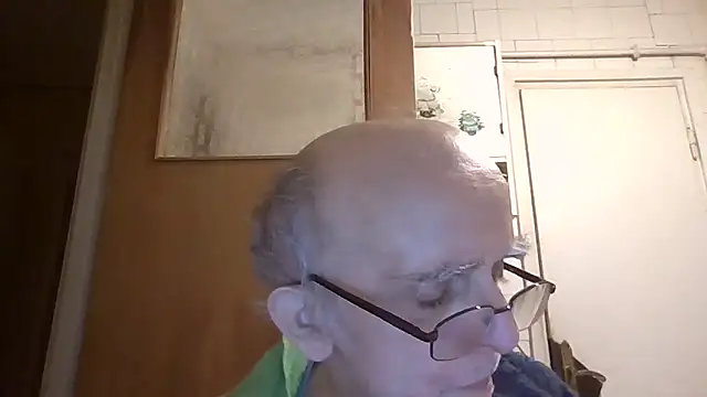 Snapshot of mariusica1@xh chatting on 03-19-26, 07:58 mariusica1xh online show from 03-19-26, 07:58