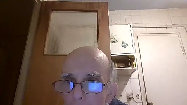 Snapshot of mariusica1@xh chatting on 03-21-26, 04:55 mariusica1xh online show from 03-21-26, 04:55