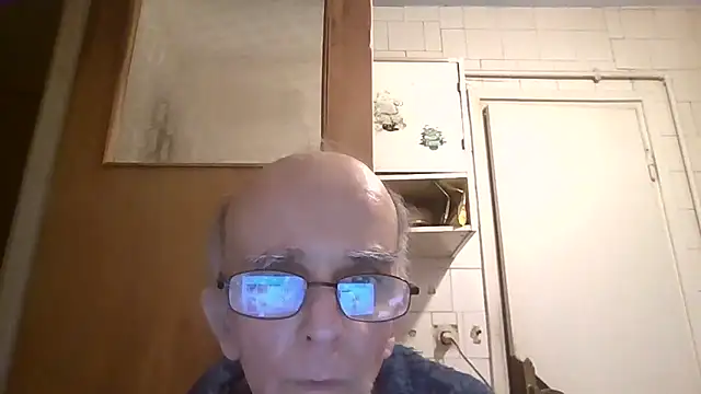 Snapshot of mariusica1@xh chatting on 04-01-26, 07:00 mariusica1xh online show from 04-01-26, 07:00