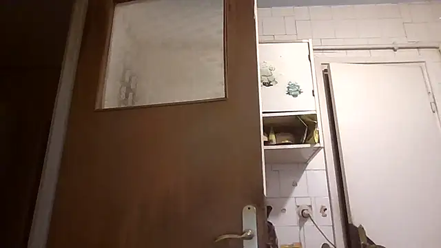 Snapshot of mariusica1@xh chatting on 03-18-26, 05:36 mariusica1xh online show from 03-18-26, 05:36