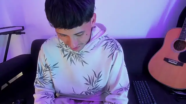 Henrikk senn online show from 01-10-26, 01:56