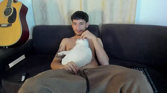 Henrikk senn online show from 11-05-25, 01:20