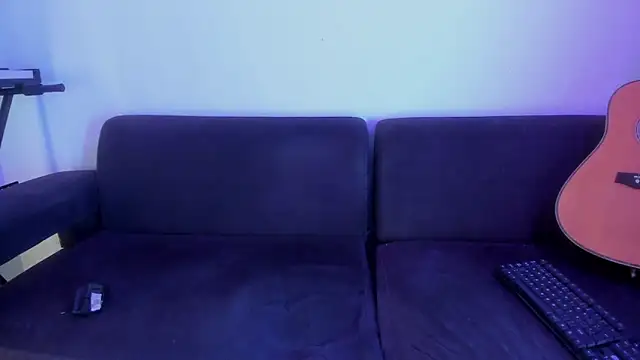 Henrikk senn online show from 11-24-25, 01:38