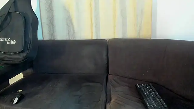 Snapshot of Henrikk_senn chatting on 10-20-25, 12:24 Henrikk senn online show from 10-20-25, 12:24