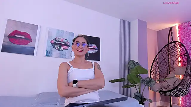 Angela donnato online show from 12-05-25, 03:38