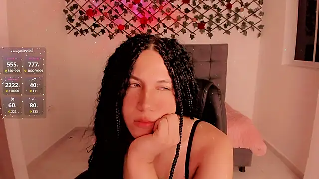 Snapshot of Lilith_Miller21 chatting on 10-21-25, 12:04 Lilith Miller21 online show from 10-21-25, 12:04
