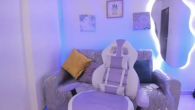 Charlotte cowell sub1  online show from 09-25-25, 02:12