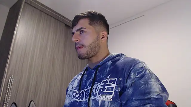 Snapshot of thomas_gun chatting on 12-05-24, 05:54 thomas gun online show from 12-05-24, 05:54