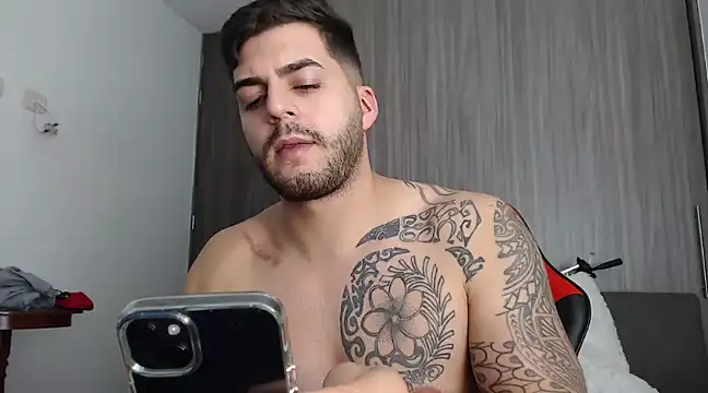 Snapshot of thomas_gun chatting on 03-05-25, 05:18 thomas gun online show from 03-05-25, 05:18