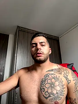 Snapshot of thomas_gun chatting on 12-03-24, 04:11 thomas gun online show from 12-03-24, 04:11