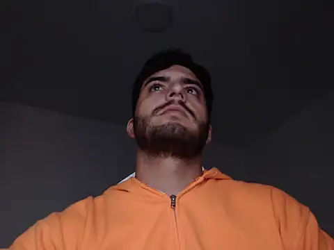 Snapshot of thomas_gun chatting on 10-26-25, 02:01 thomas gun online show from 10-26-25, 02:01