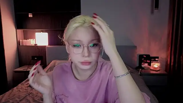 RileyMee online show from 02-16-26, 03:16