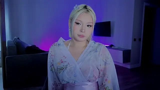 RileyMee online show from 11-17-25, 03:21