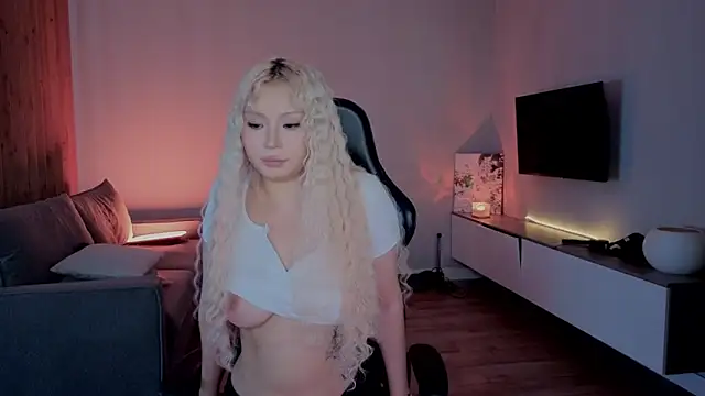 RileyMee online show from 04-14-26, 06:18