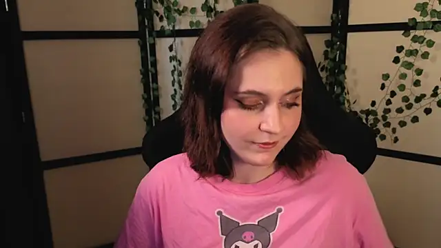 Snapshot of Diana_Flower chatting on 04-22-26, 01:07 Diana Flower online show from 04-22-26, 01:07