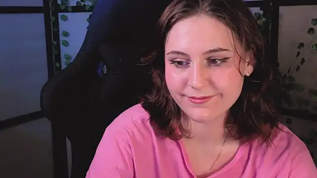 Snapshot of Diana_Flower chatting on 05-17-26, 12:16 Diana Flower online show from 05-17-26, 12:16
