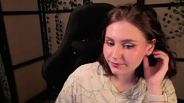 Snapshot of Diana_Flower chatting on 04-08-26, 02:40 Diana Flower online show from 04-08-26, 02:40