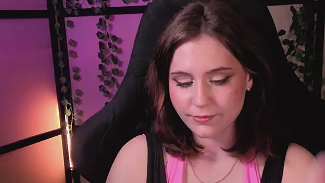 Snapshot of Diana_Flower chatting on 05-28-26, 11:16 Diana Flower online show from 05-28-26, 11:16